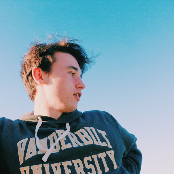 VisualTips — graphic design and digital content imagery